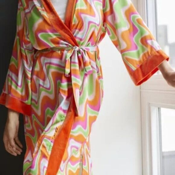 URBAN OUTFITTERS Livie Printed Robe In Orange - Picture 2 of 5